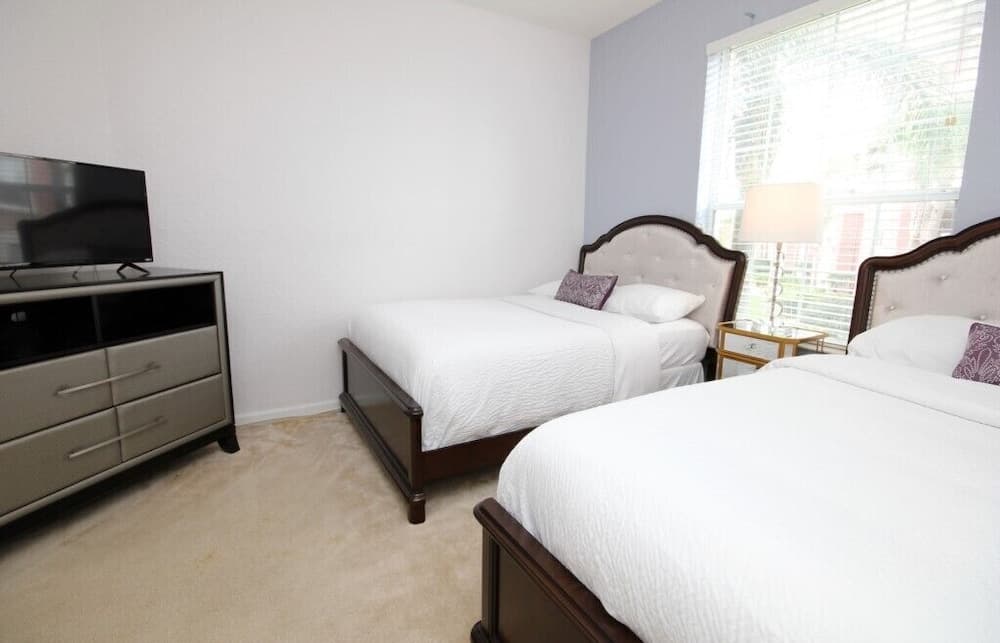 6-203 3 Bedroom Condo by Redawning