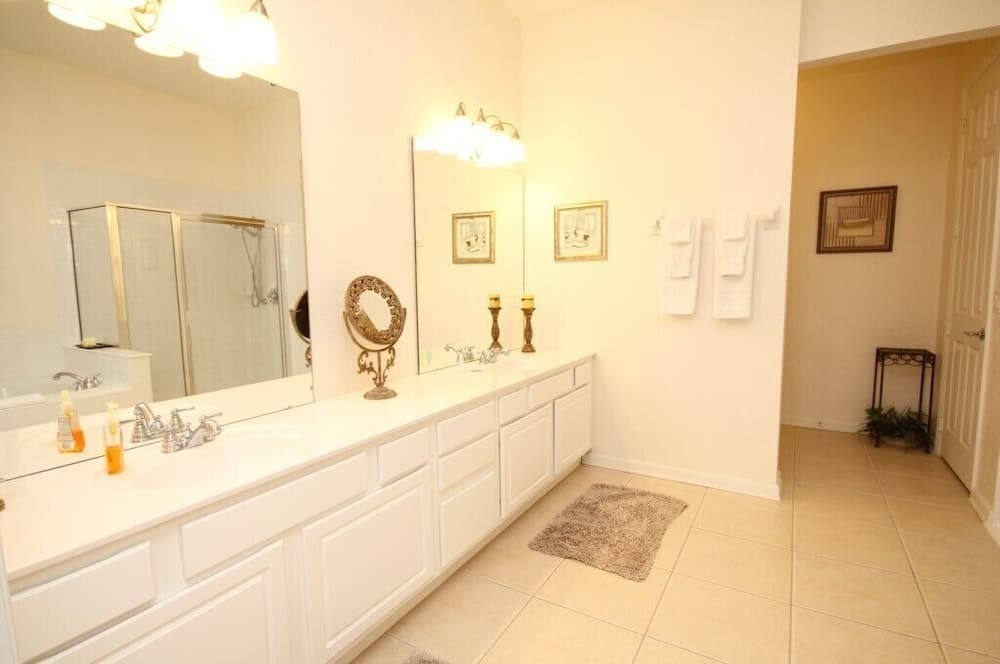 Pool View Penthouse - New! 3 Bedroom Home by RedAwning