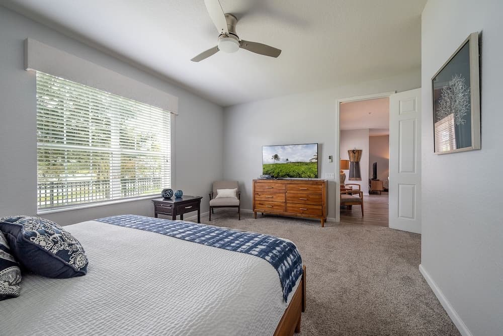 La Vista Lakeview Deluxe 3 Bedroom Condo by RedAwning