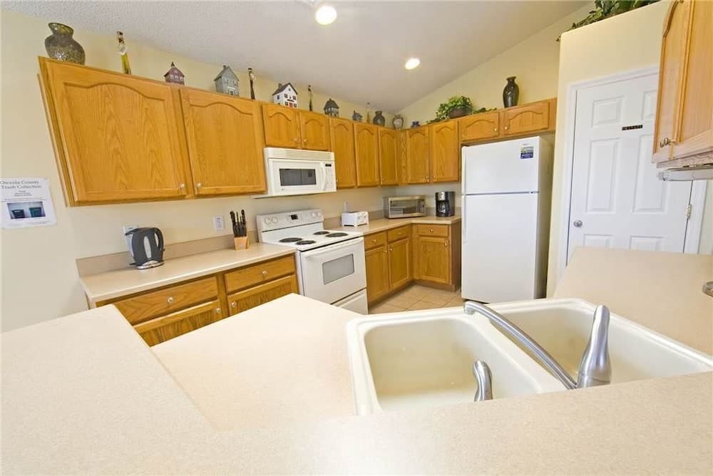 Lou's Indian Creek 4 Bedroom Home by Redawning