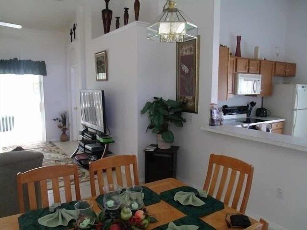 Bridgewater Lakes 3 Bedroom Villa by Redawning