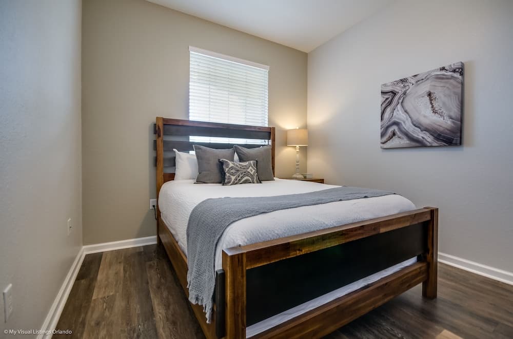 Santiago's Corner Ventura 3 Bedroom Condo by Redawning