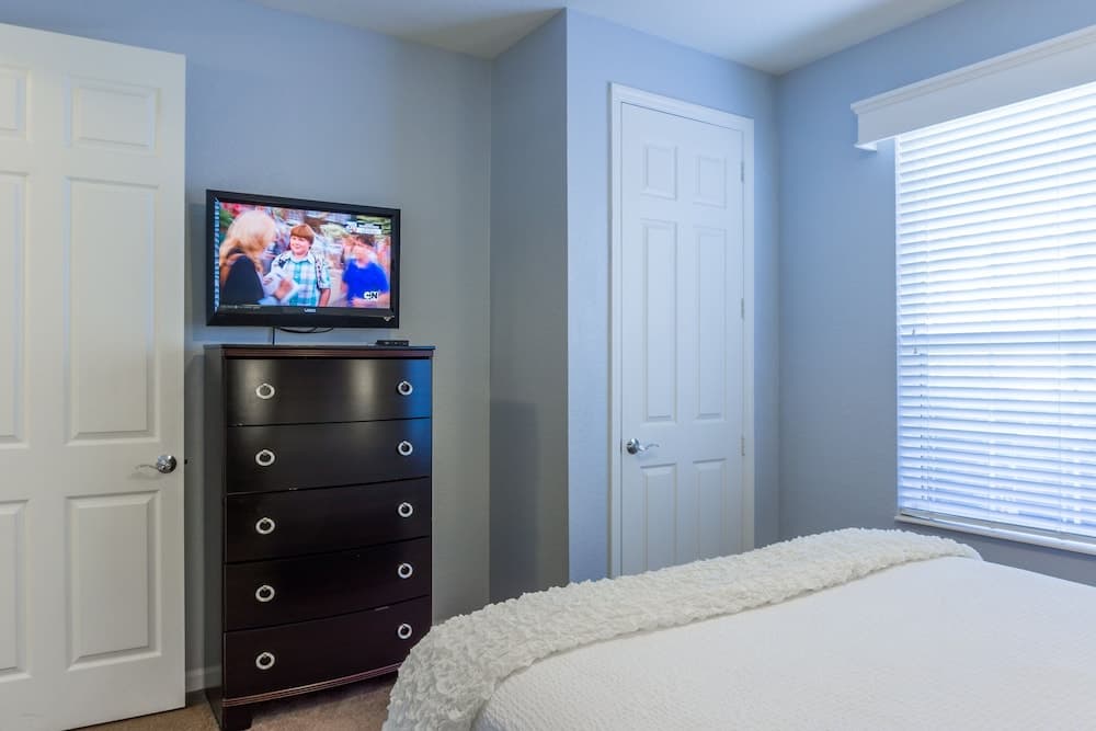 Casa Magnolias Deluxe 3 Bedroom Condo by RedAwning