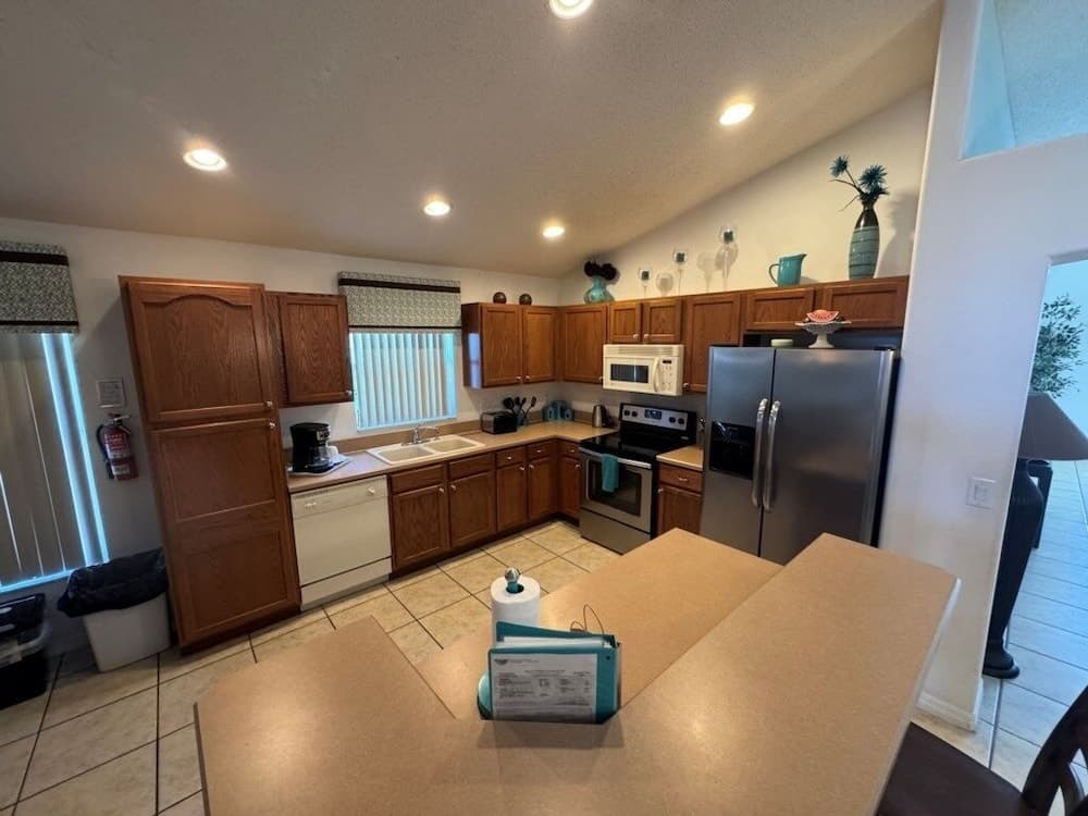 Fl Special!! Daisy's Den 5 Bedroom Villa by RedAwning