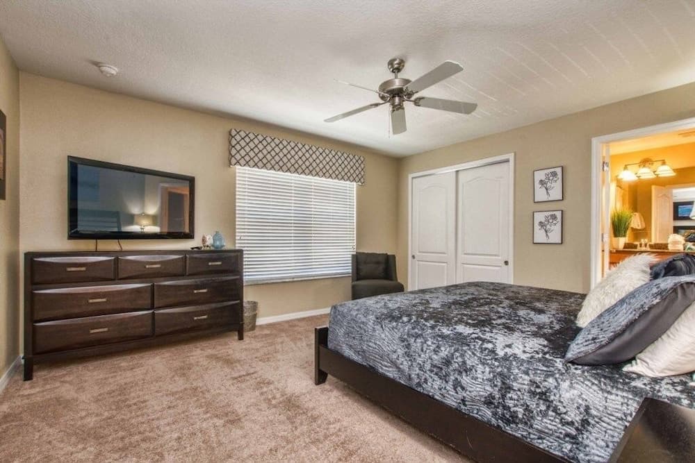 Paradise Palms- 4 Bed Townhome W/splashpool-3057pp 4 Bedroom Townhouse by RedAwning