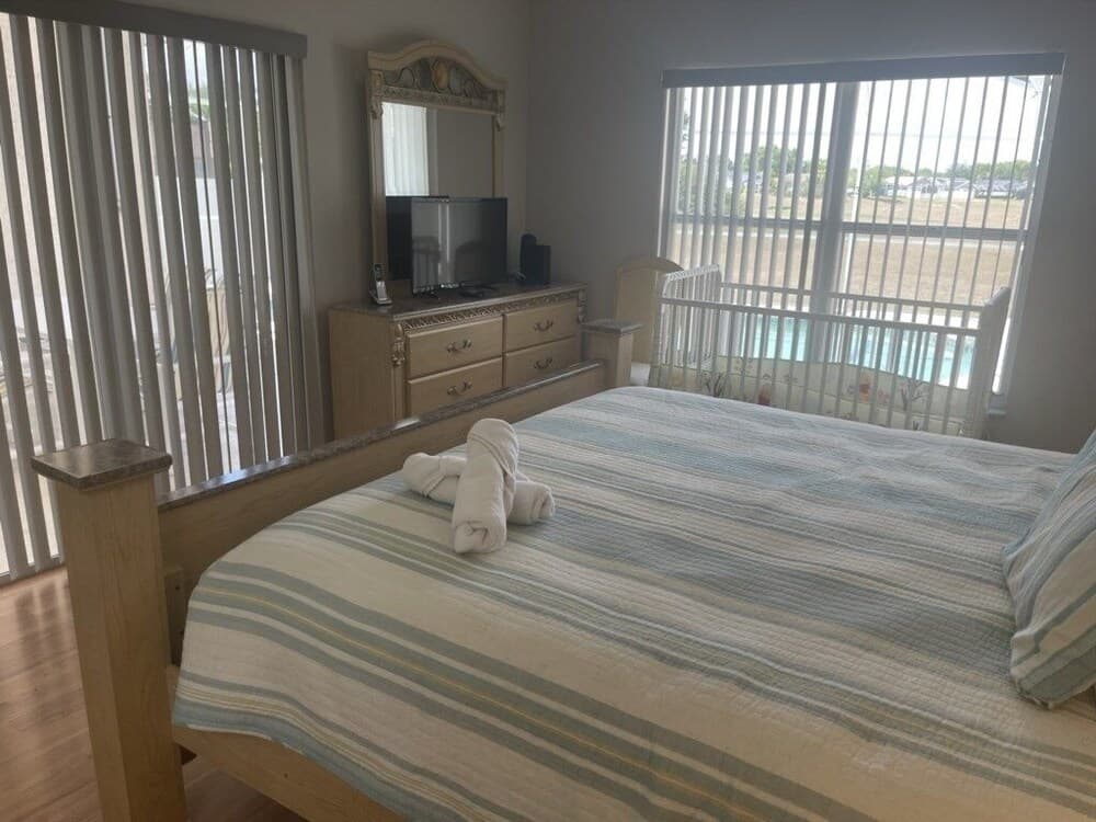 Peaceful Indian Ridge Oaks 4 Bedroom Home by Redawning