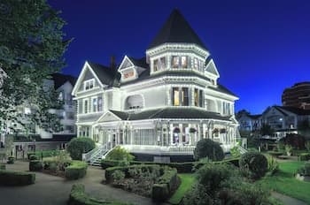 Pendray Inn & Tea House