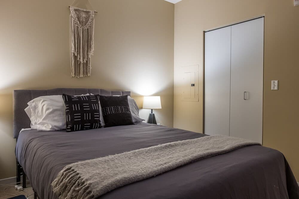 FRONTDESK 225 Portland Ave Mill District Downtown Apts