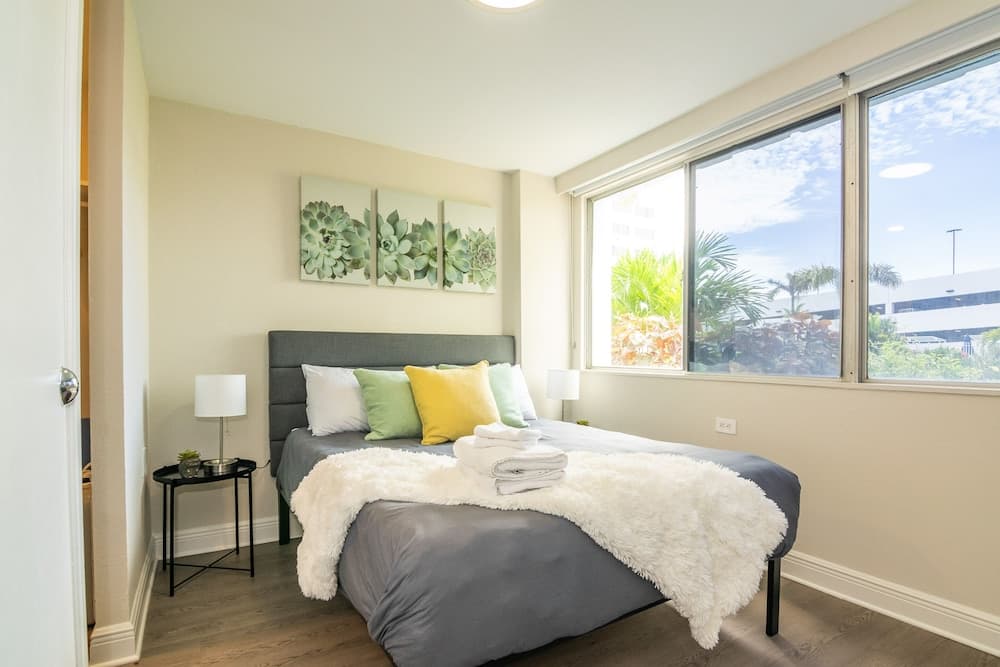 FRONTDESK The Wayland Apts Downtown St Pete