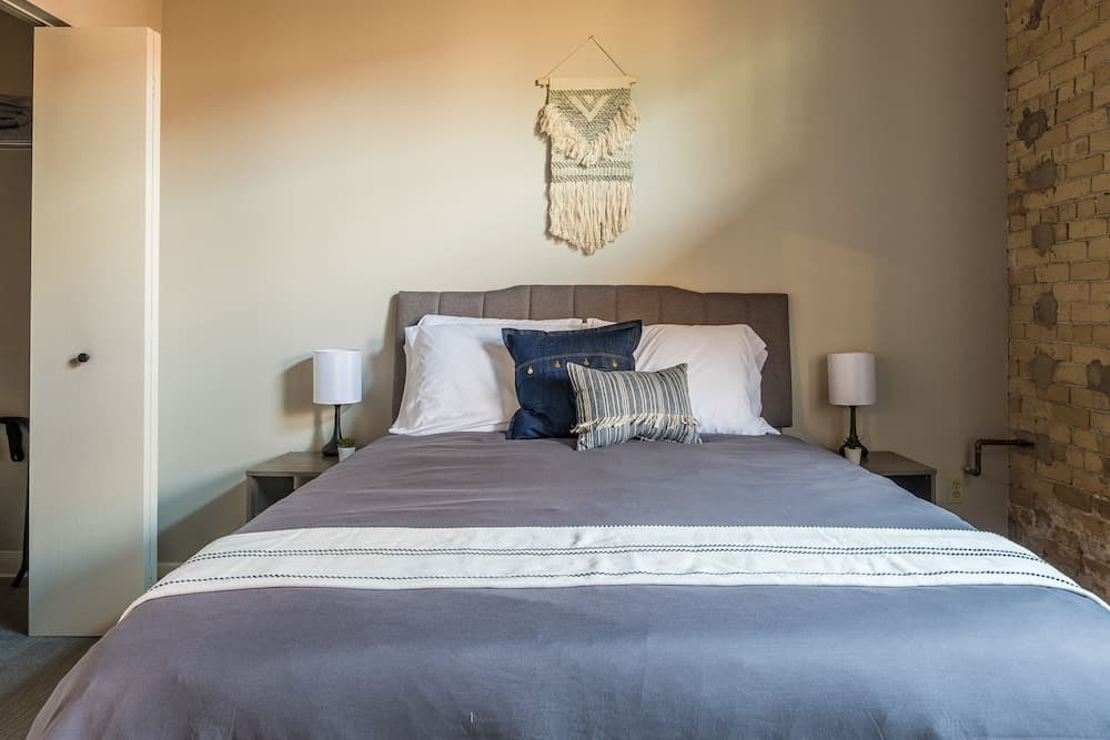 FRONTDESK 50 4th Ave Apts North Loop Warehouse District