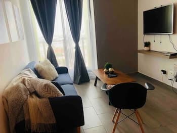 Centro Mty. práctico y comodo. 1BD, 3SB, 1sofaB, 2baños by Mty. Living