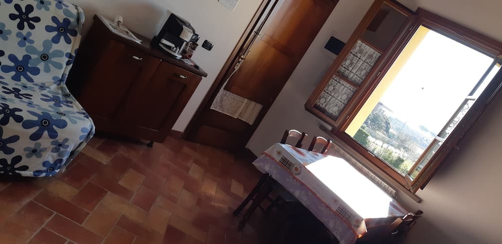 Glicine Apartment, No Kids Farmhouse up to 5 Adults