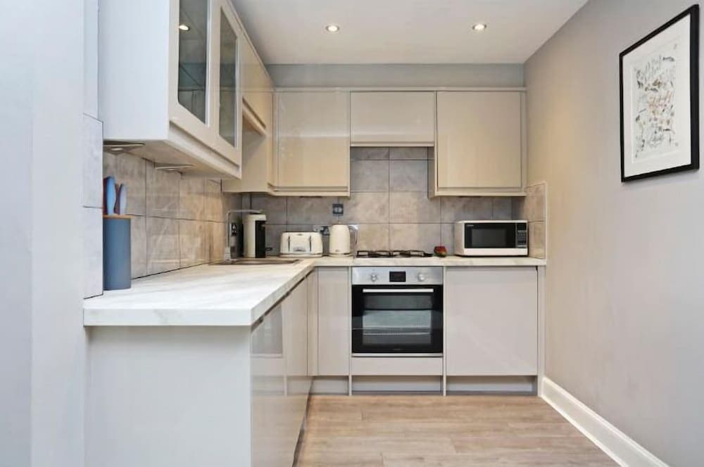 Private Entrance Apartment In New Town