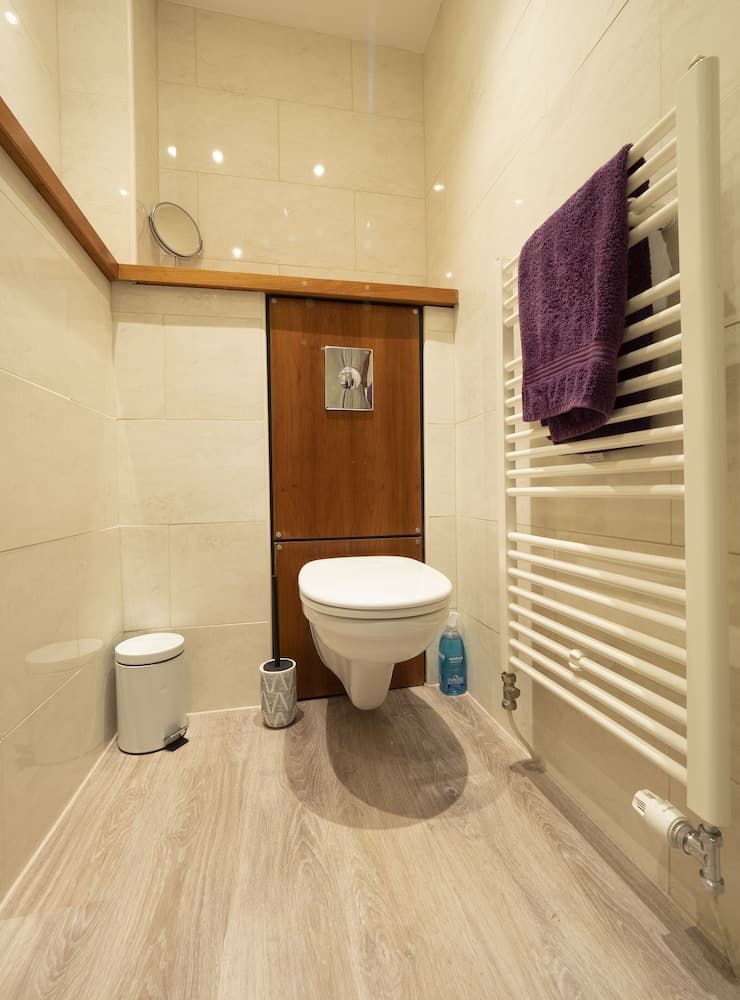 Elegant 2BR Apartment with Balcony and Parking