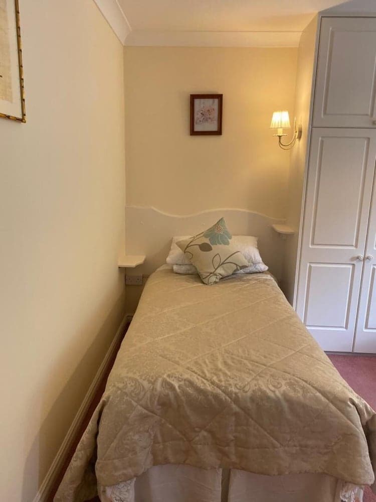 Hazelbrook Self Catering - Maximum 6 Persons