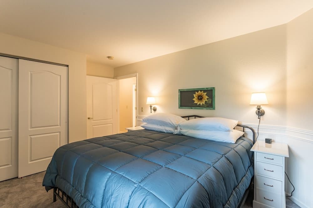 S 1425 2 Bedroom Condo by RedAwning