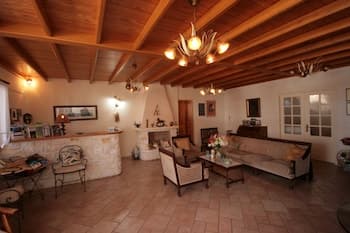 Hara Studios and Apartments