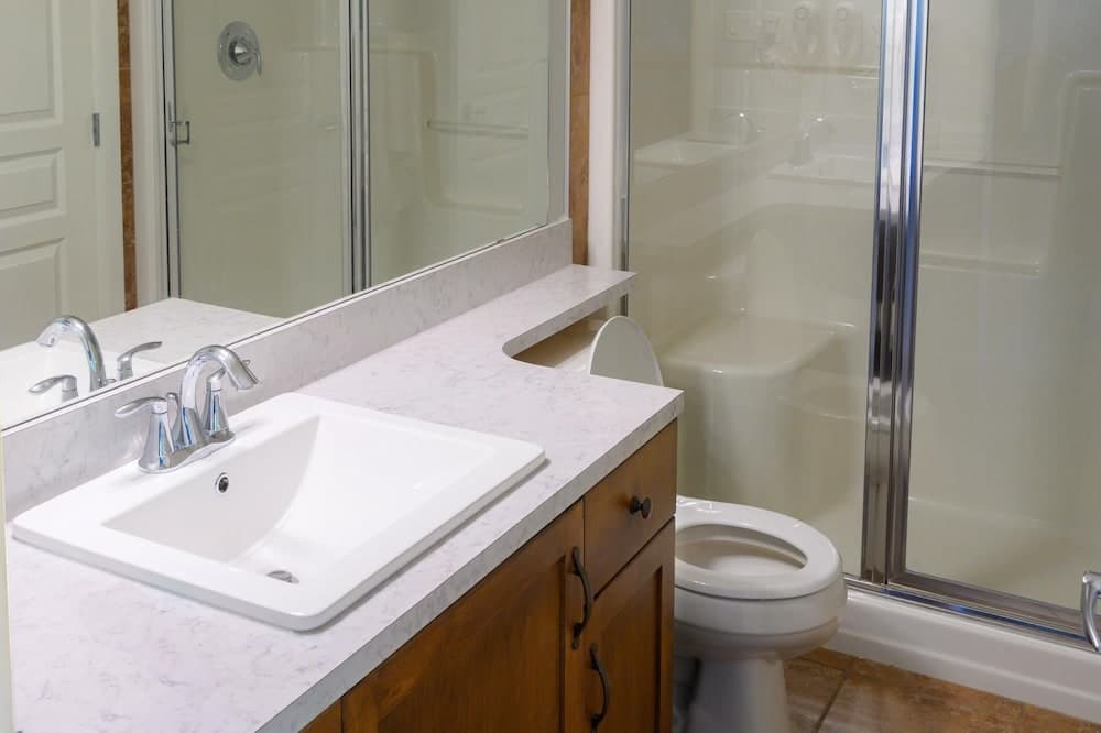 Private Corner Unit at end of Hall #458