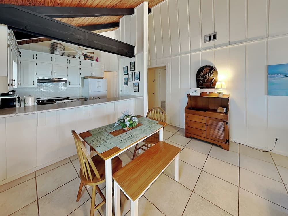 Cozy Cottage by Distinctive Beach Rentals