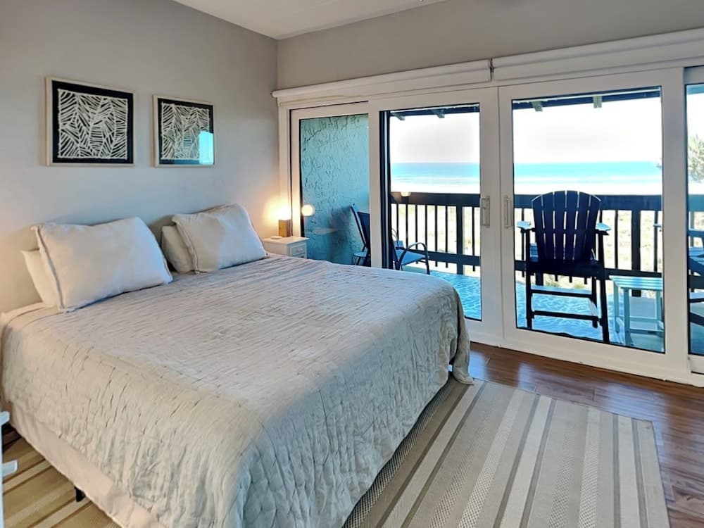 Island House by Distinctive Beach Rentals