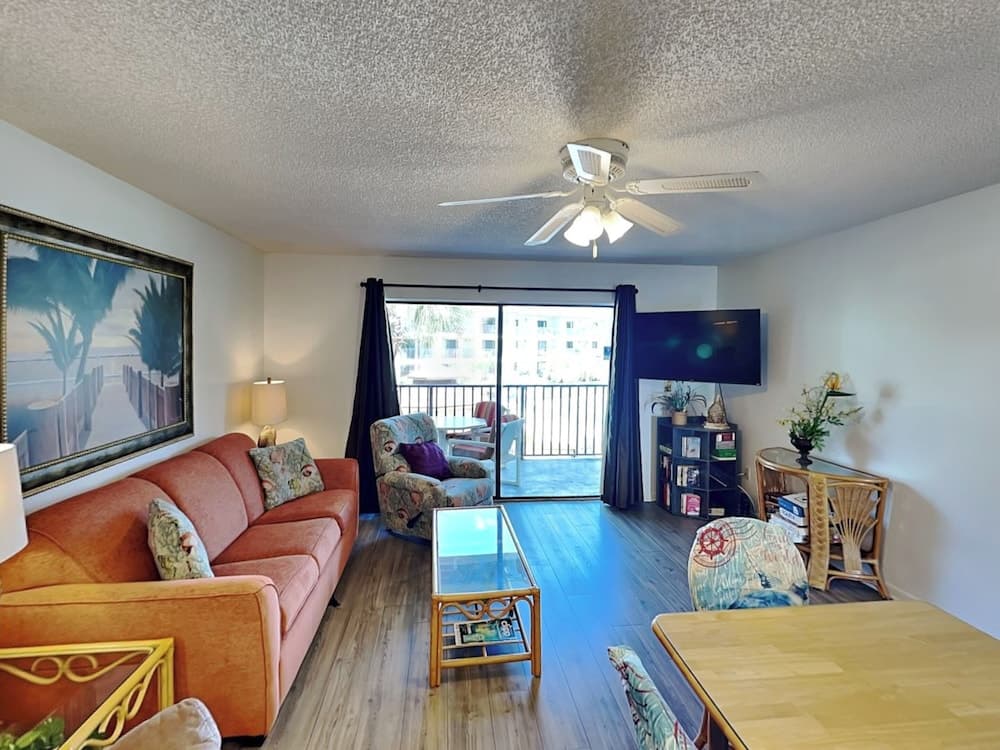 Ocean Villas 107 by Distinctive Beach Rentals