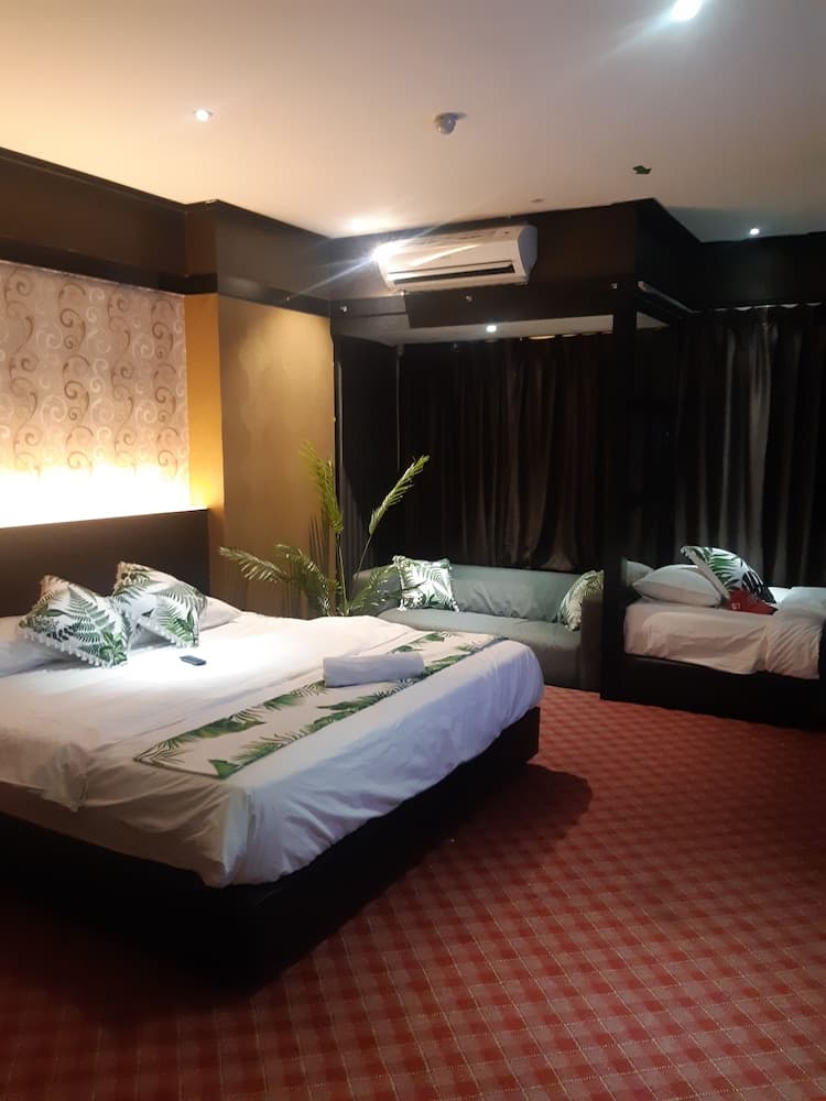 Grandeur Hotel and Spa