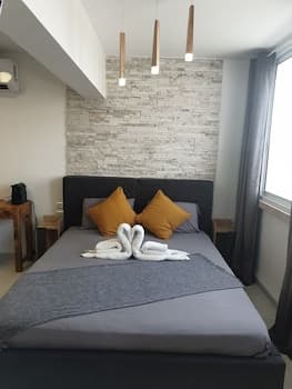 Maya Guest House Panoramic Sea&City view