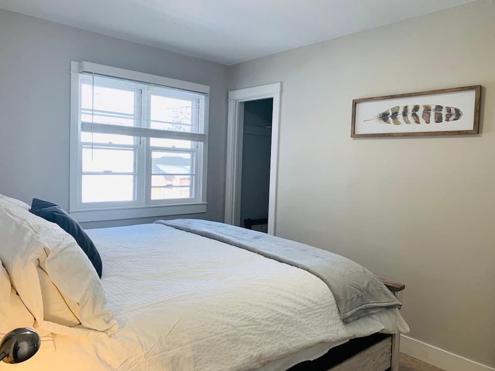 Beautiful Bungalow Next to CSU -FREE Cruiser Bikes