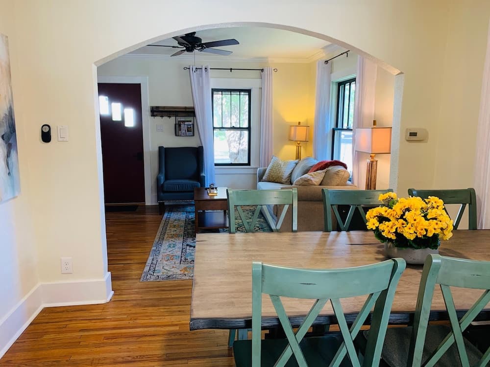 Cozy Bungalow in Downtown Loveland w/Free Bikes!