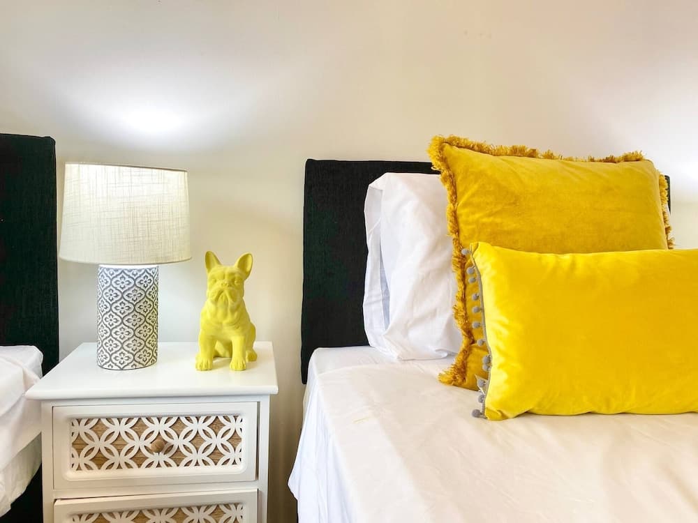 5-bed Townhouse Salford Deep Cleaned