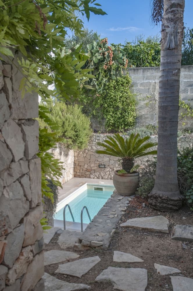 Apartment 2 With Pool And Sea View