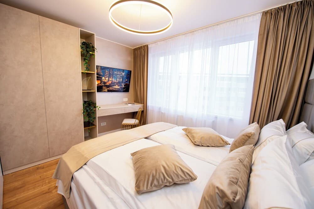 Sakura - One Bedroom Apartment - Next to Victoria Avenue and Cismigiu Park