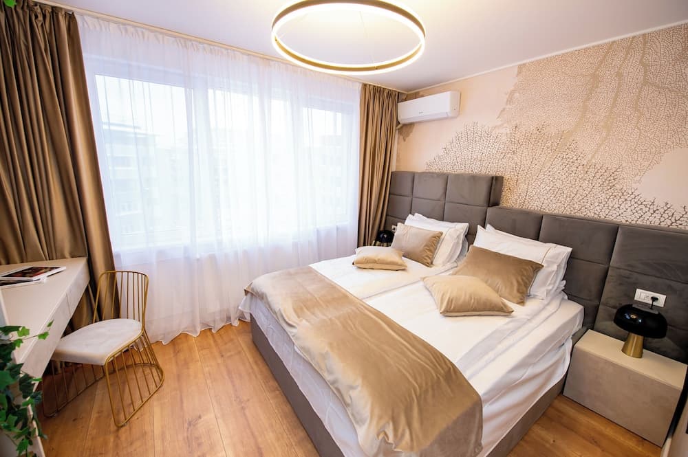 Sakura - One Bedroom Apartment - Next to Victoria Avenue and Cismigiu Park