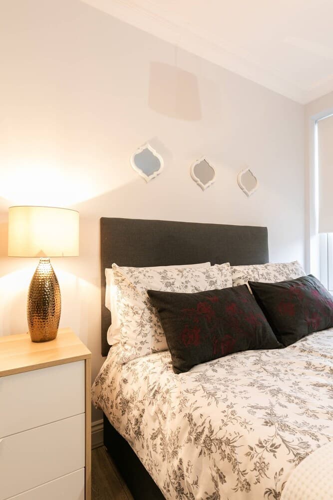 11 Helena House Business Apartment