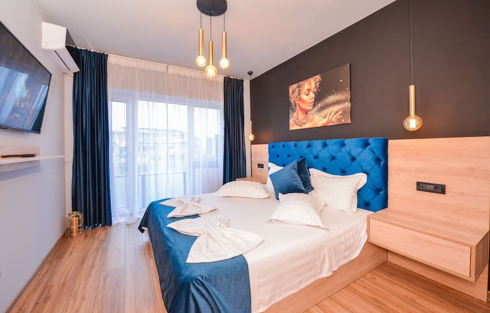 Eva Apartment - Romana Square