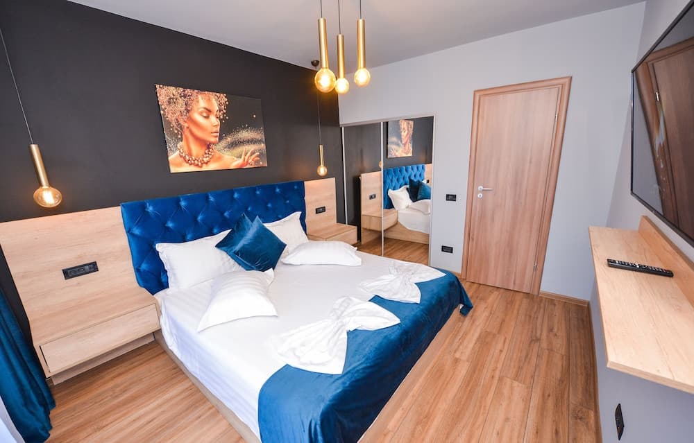 Eva Apartment - Romana Square