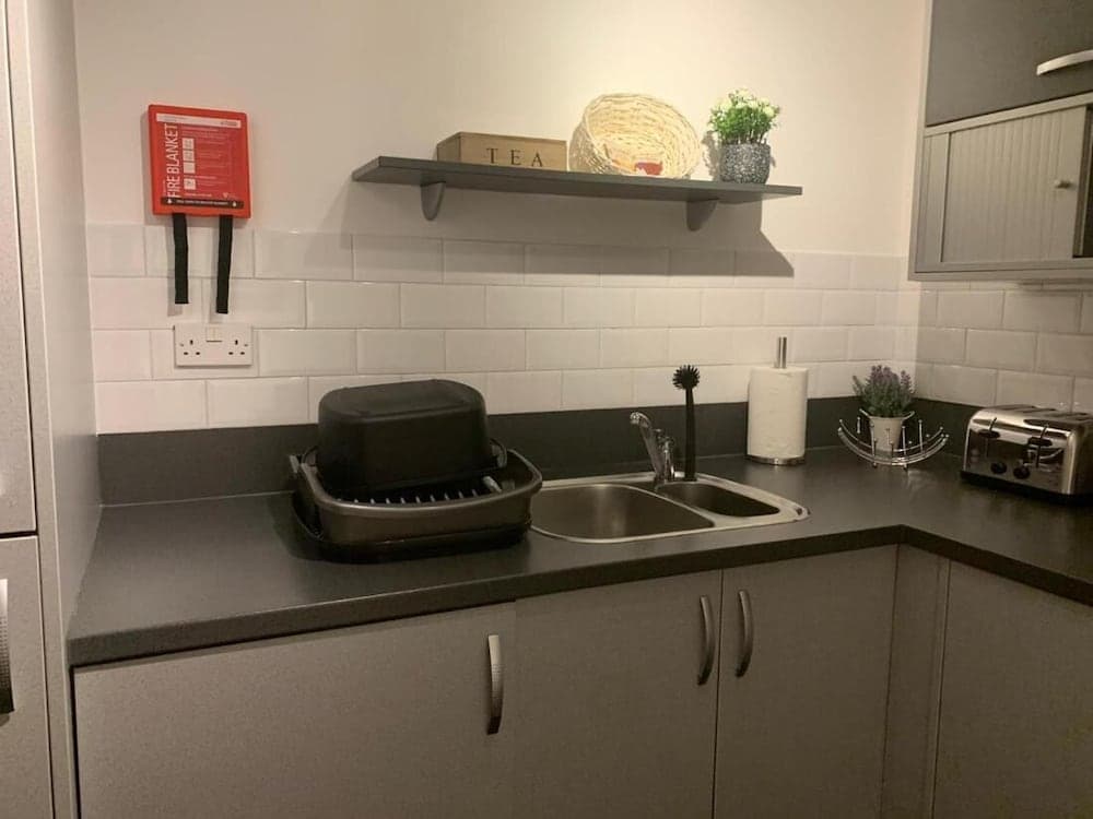 Absolute Stays At The Qube - Families Contractors, Free Wifi