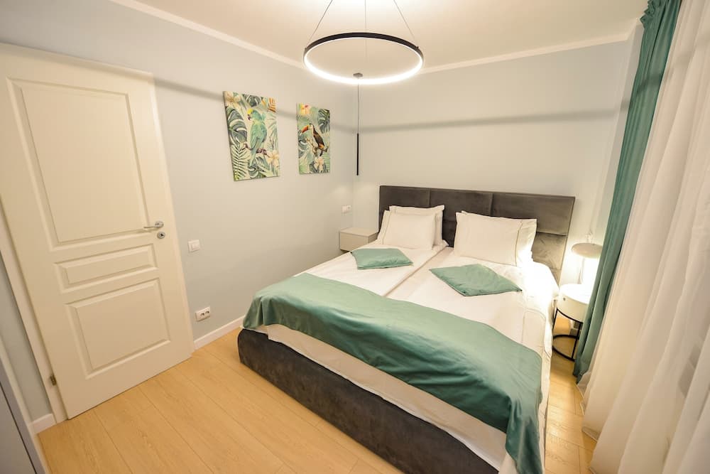 Twin I - One Bedroom - 4 Guests - Cismigiu Gardens