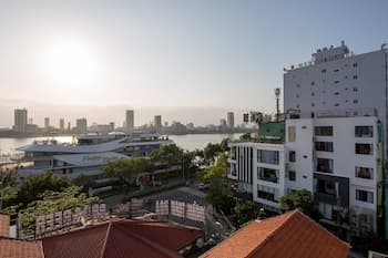 Marinas Penthouse Close To Popular Attractions