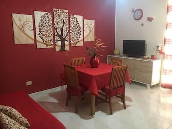 The Wisteria Apartment Near to Main Beach