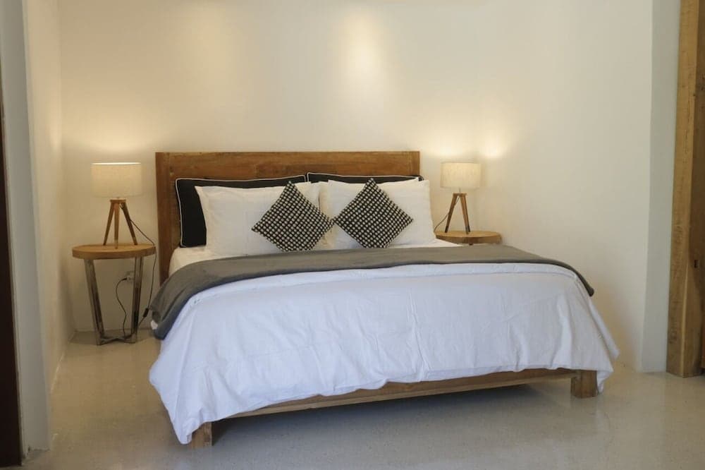 Amazing Villa With Pool and Huge Lawn