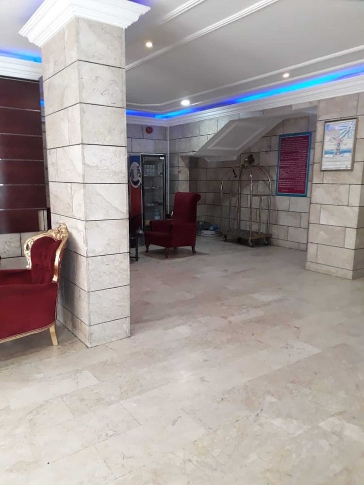 OYO 537 Dahtham Furnished Units