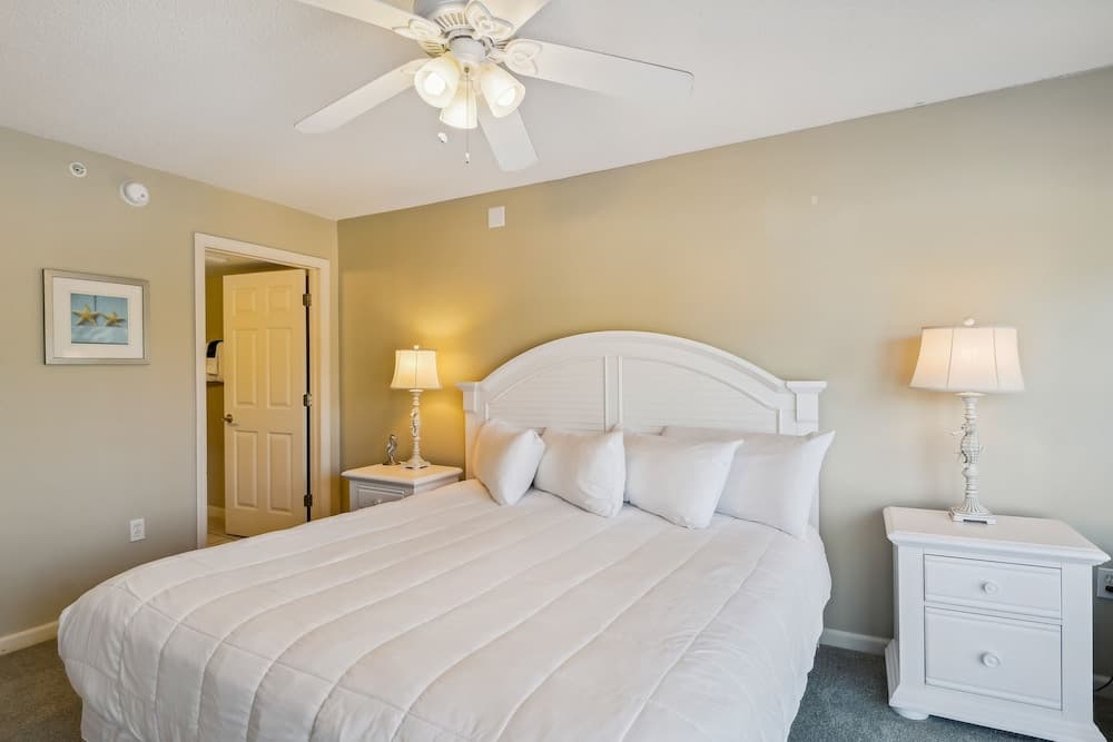 Seacrest 202 2 Bedroom Condo by Redawning