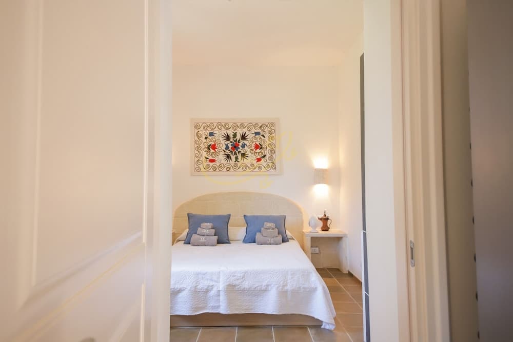 TD Villa Ricchiari Traditional Villa with Designer Pool