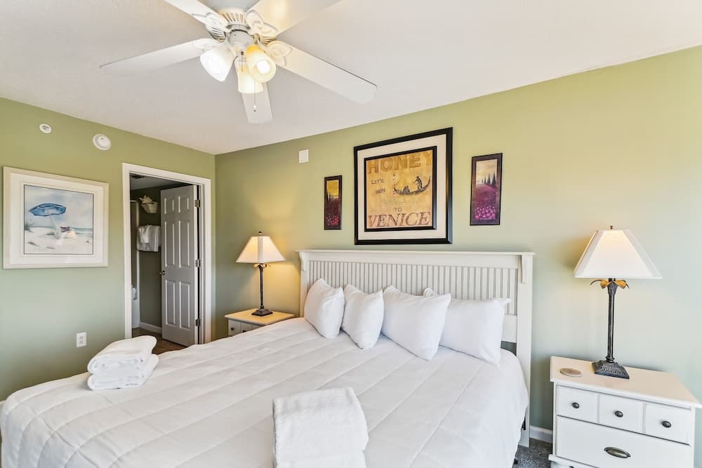 Seacrest 402 is a 2 BR Gulf Front on Okaloosa Island by RedAwning