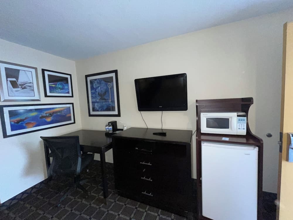 Oregon Trail Inn and Suites