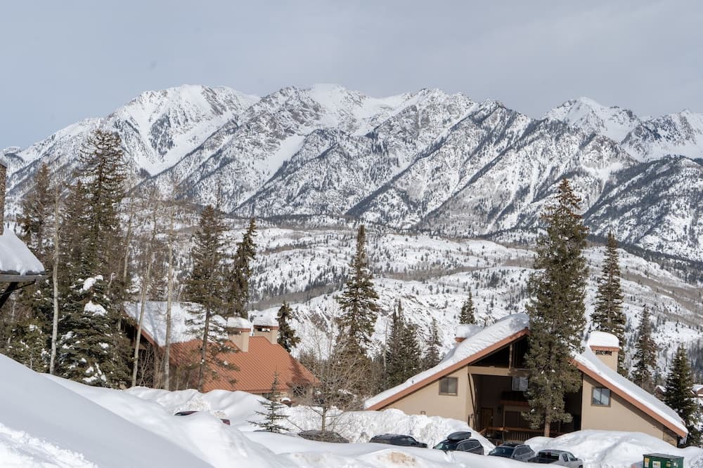 East Rim Two Bedroom Condo by Redawning