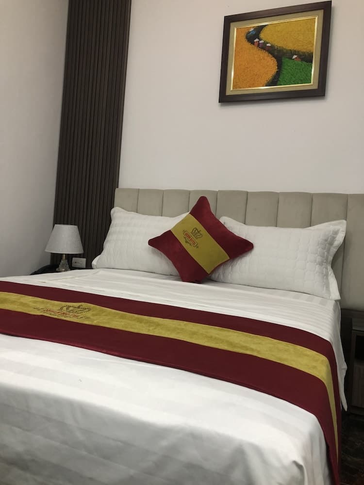 Queen Nhan Chinh Hotel