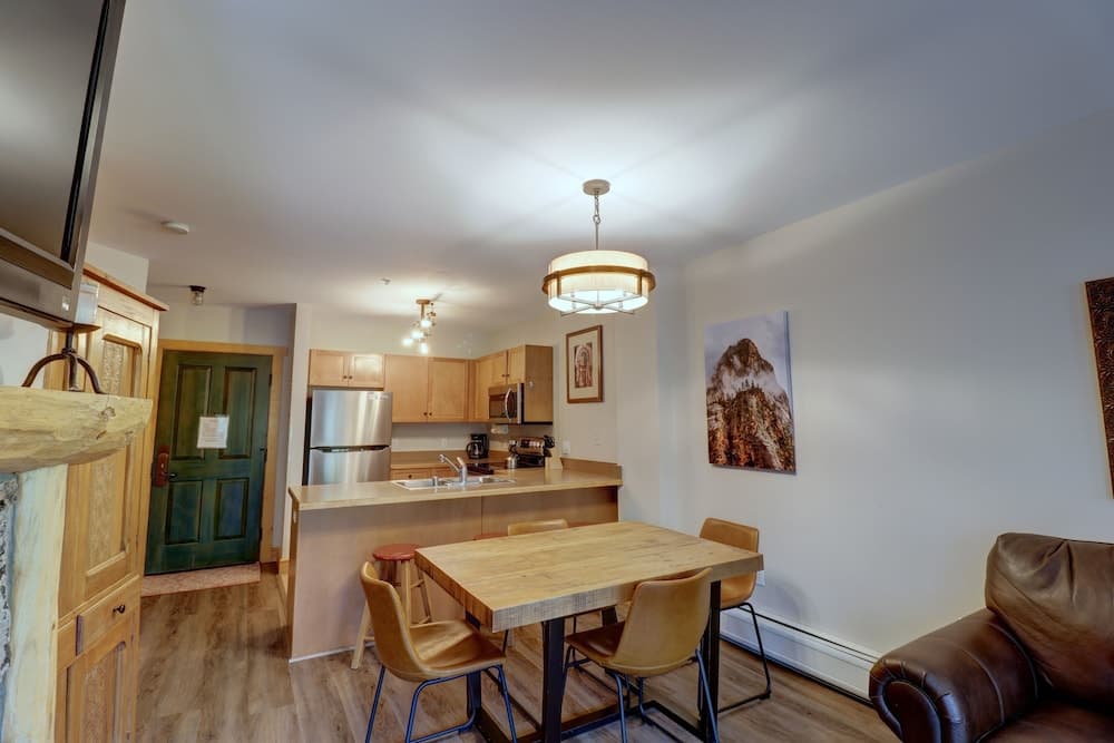 Amazing Copper Springs Condo With Awesome Views - CS221 by Redawning