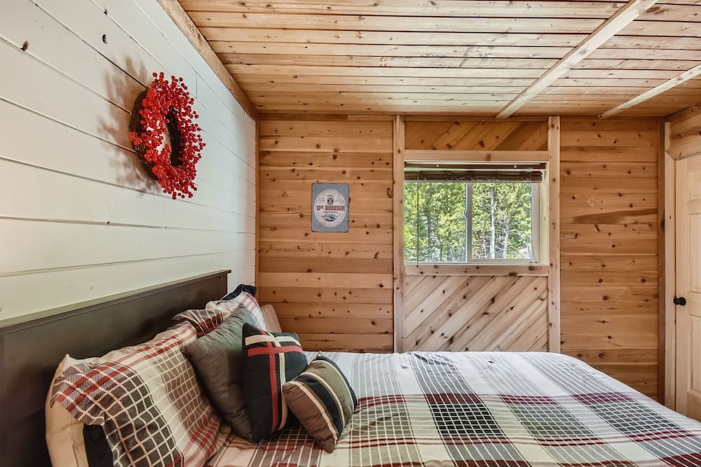 Gasthaus Breck 6 Bedroom Home by RedAwning